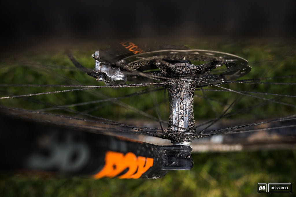 Best Shimano Brake Pads 2025: Complete Compatibility & Upgrade Guide - Loam Goat